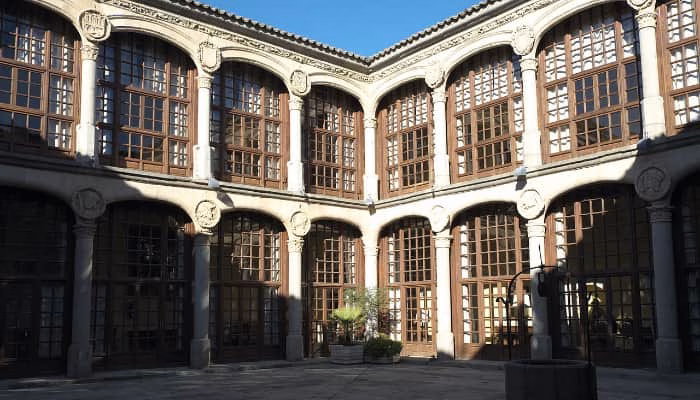 Paradores: Sentencia licencias retribuidas nacimiento de hijo.